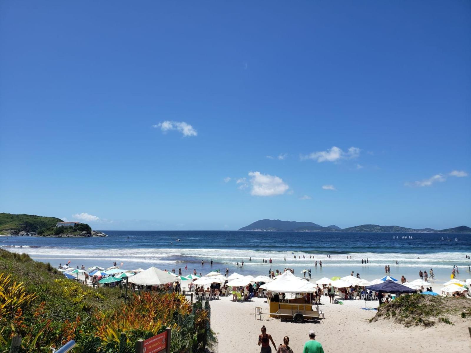 Localizacao Imbativel! A 98M Da Praia Do Forte Com Conforto, Ar-Condicionado E Estacionamento! Cabo Frio Eksteriør billede